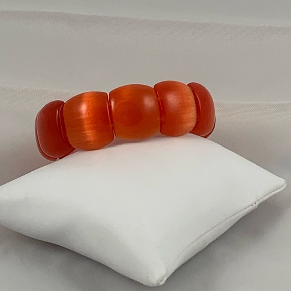 Cat’s Eye Stone Stretch Bracelet - Picture 2 of 5